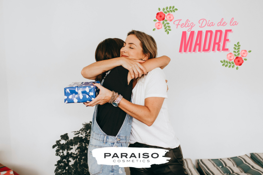 Neceseres con cosméticos de alta calidad para el Día de la Madre